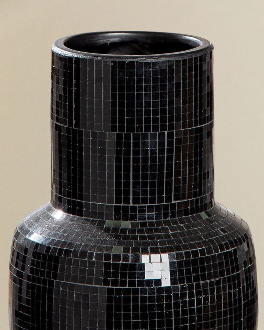 Elegante schwarze Keramikvase mit schmalem Hals