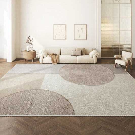 Beiger Teppich für Luxus und Erfrischung in Schlaf- und Wohnbereichen